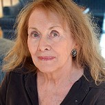 La escritora francesa Annie Ernaux recibe el premio Nobel de Literatura 2022