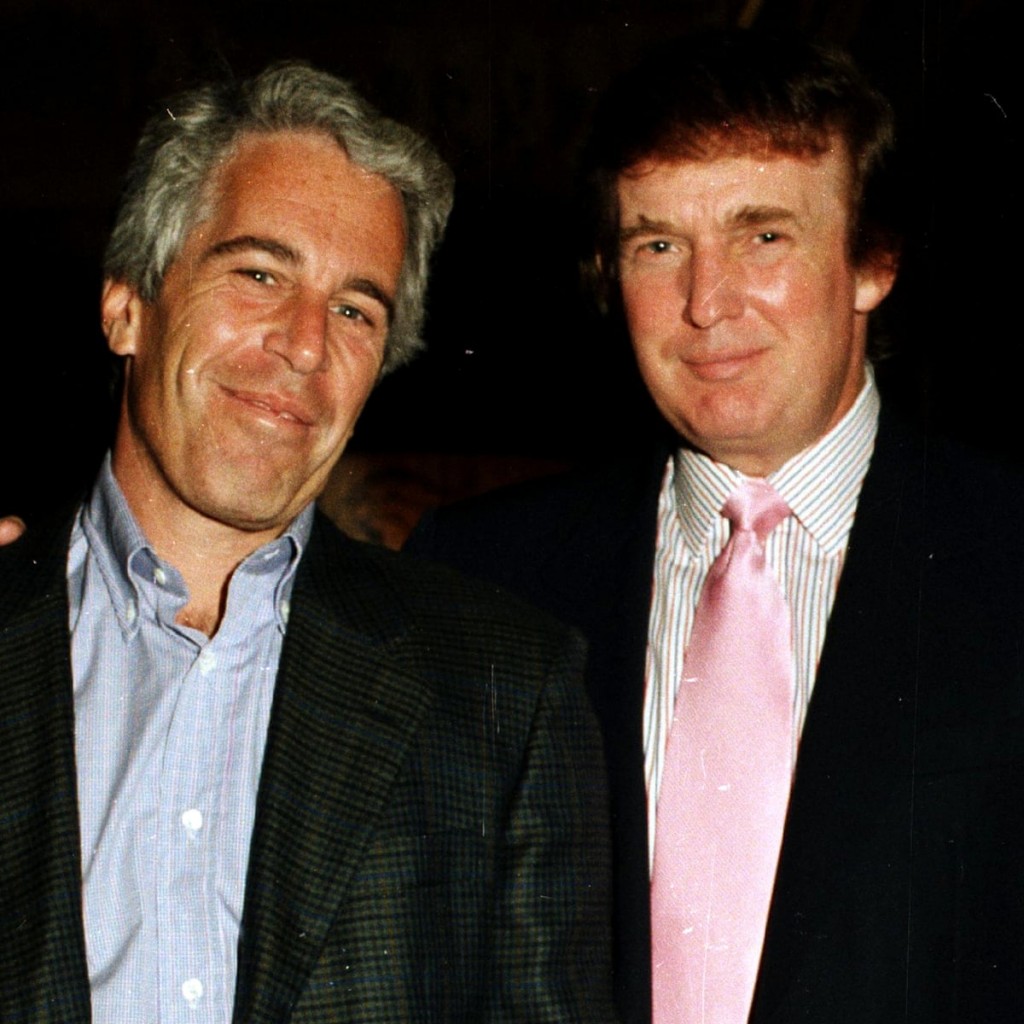 Jeffrey Epstein junto a su amigo Donald Trump, fotografiados en los años 90'.