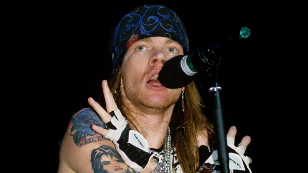 axl-rose-guns-n-roses-gene_ambo-mediapunch-ipx_widexl