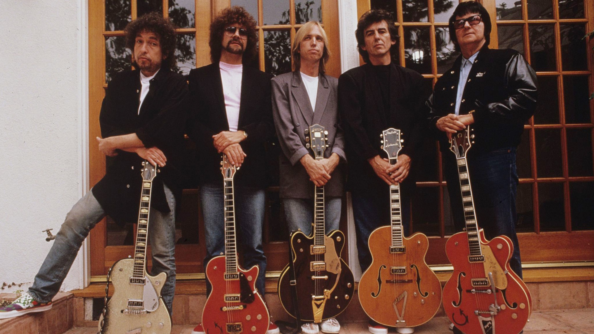 The Traveling Wilburys: de izquierda a derecha, Bob Dylan, Jeff Lynne, Tom Petty, George Harrison y Roy Orbison.
