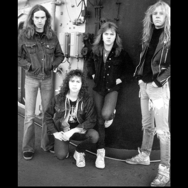 La formación clásica de Metallica en los años 80'. De izquierda a derecha aparecen el bajista Cliff Burton, el guitarrista Kirk Hammet, el baterista Lars Ulrich y el cantante y guitarrista James Hetfield.