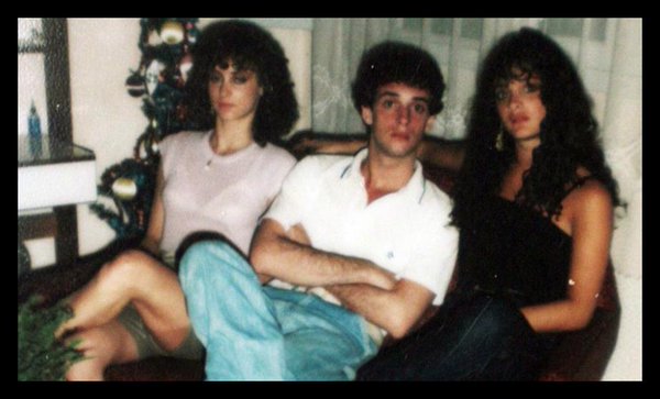 Gustavo Cerati junto a sus hermanas Estela y María Laura, a comienzos de los años 80'.