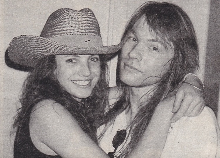 Axl Rose y su esposa Erin Everly en los buenos tiempos, antes que se divorciaran en 1991.