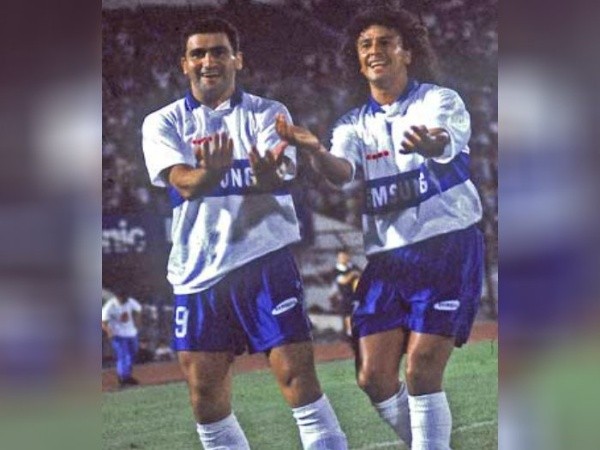 El "Beto" Acosta y Néstor "Pipo" Gorosito, dos de los futbolistas más recordados en la historia de la Universidad Católica.