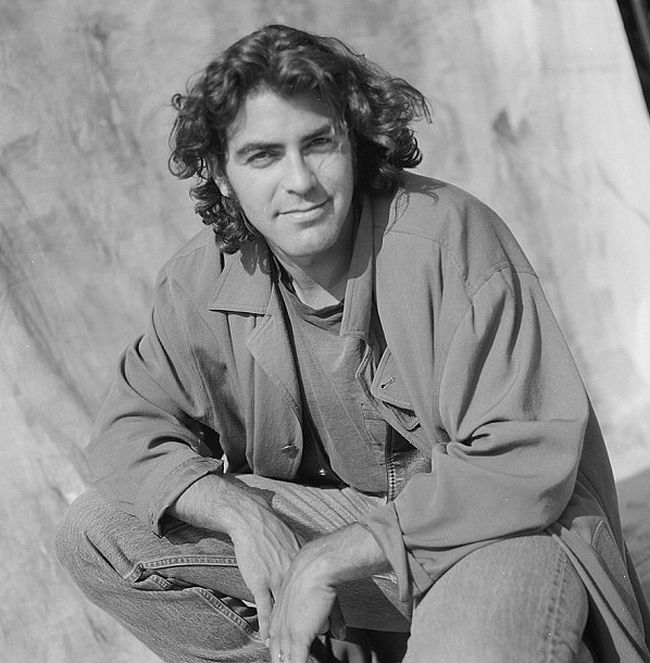 a-young-george-clooney-had-long-hair-and-sideburns-in-1989-4