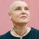 La feroz silbatina contra la cantante Sinéad O’Connor por romper la foto del Papa