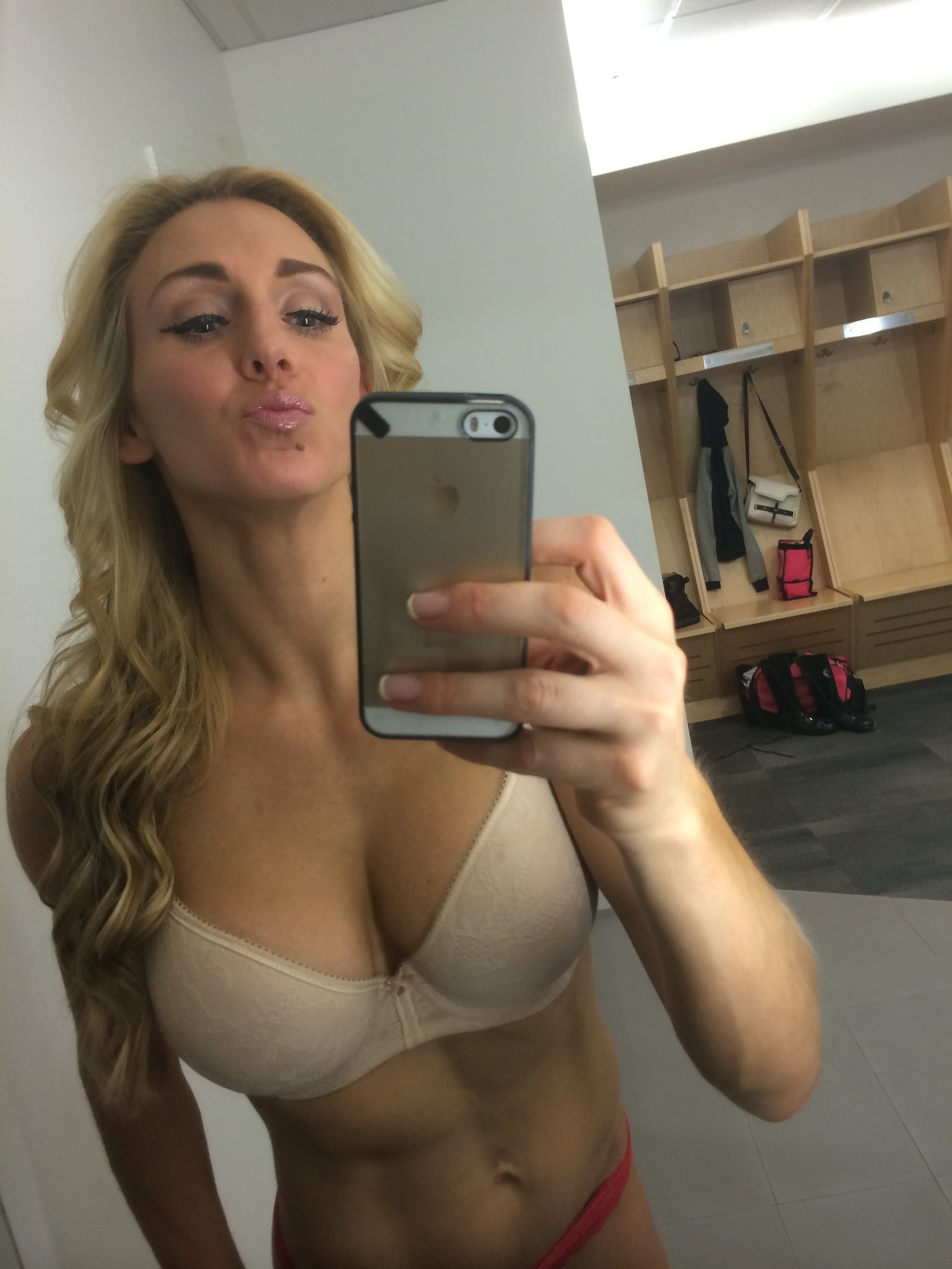 Wwe Charlotte Sex - Fotos de Charlotte desnuda: Nueva polÃ©mica por filtraciÃ³n de imÃ¡genes  prohibidas - Guioteca