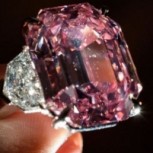 Diamante rosa bate récord mundial de recaudación durante una subasta