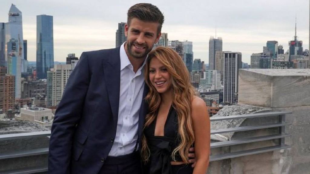 shakira-pique-blue