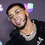 Anuel AA vuelve a ironizar con sus excéntricos lujos y los fans le responden con ácidas críticas