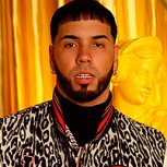 Anuel AA presume lujosa cadena con su rostro y los fans le responden: ¿Les gustó?