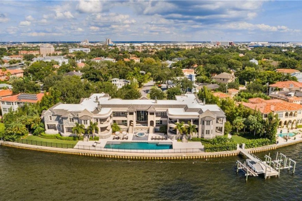 tom-brady-mansion1