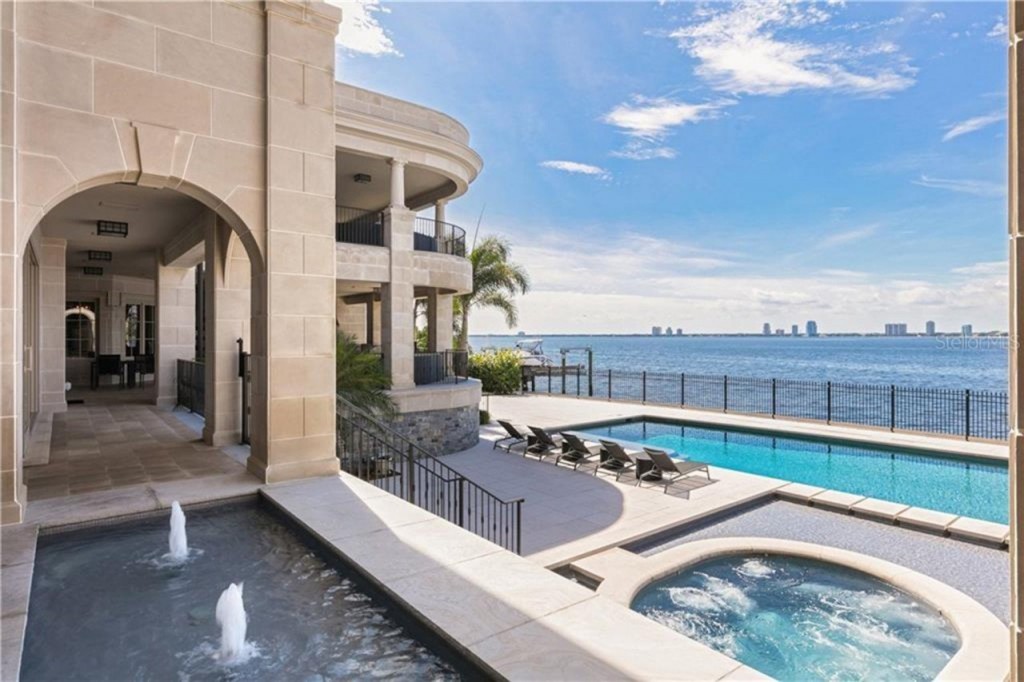 tom-brady-mansion3