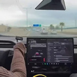 Naya Fácil genera polémica al presumir que condujo su Tesla Cybertruck a más de 210 km/h