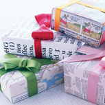 Navidad: Cómo envolver regalos con papel de diario