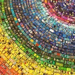 Increible: Un “Arco Iris” de 2.500 autitos antiguos