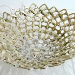 Eco-ideas: tazón hecho con chapas de latas de botella