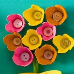 ¿Niños en vacaciones? ¡A hacer flores de cajas de huevos!