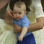 Cosas de mamás: Princesa Kate le limpia la saliva con su mano al bebé George
