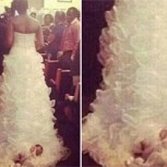 Mamá ata a su bebé de un mes a su vestido de novia y recibe fuerte repudio