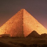Pirámide de Giza: Hallan antiguo papiro que revela su misteriosa construcción