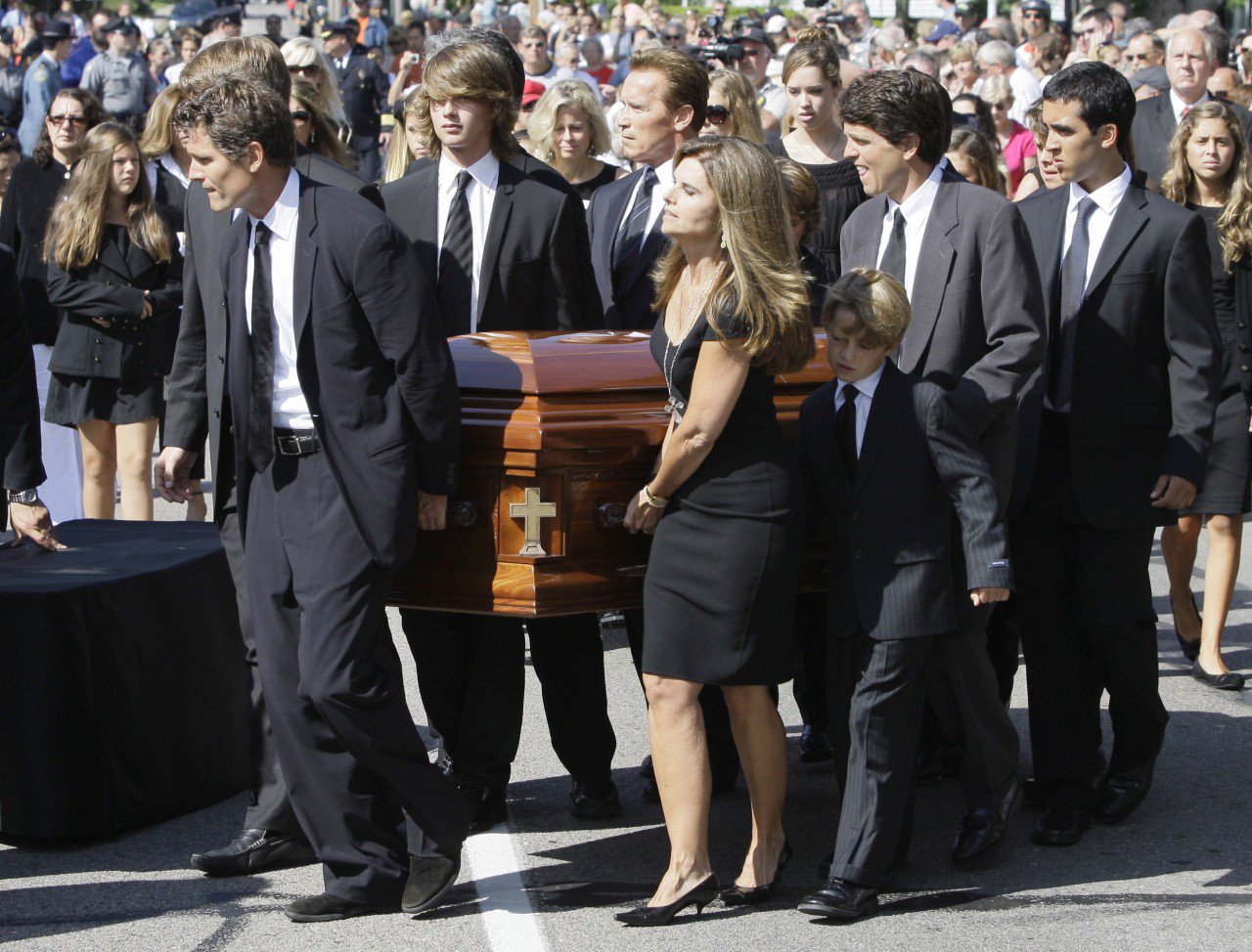 Por qué vestimos de negro en los funerales? - Guioteca
