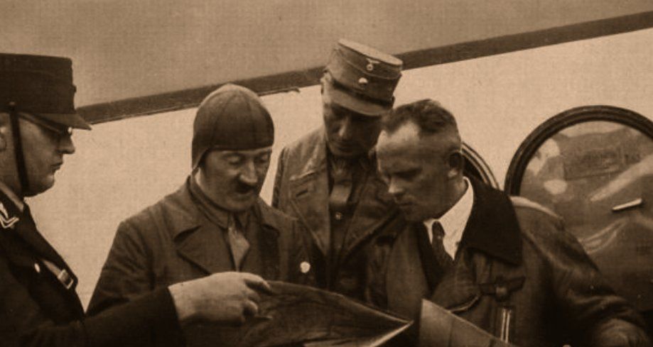 OV Hitler en avión