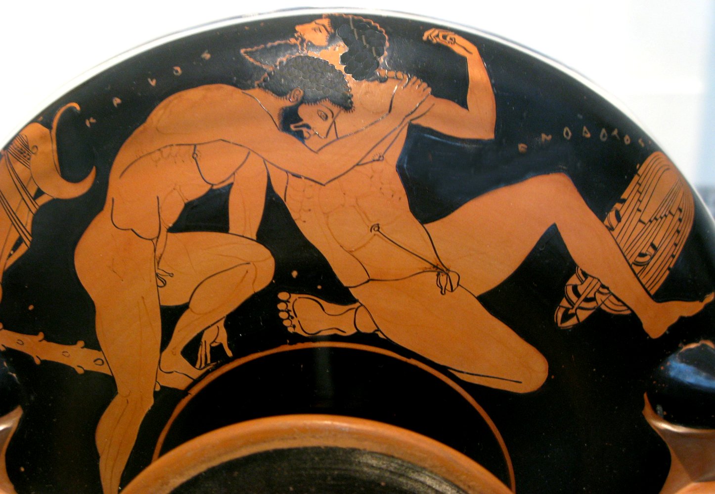 A violent world given in classical greek art