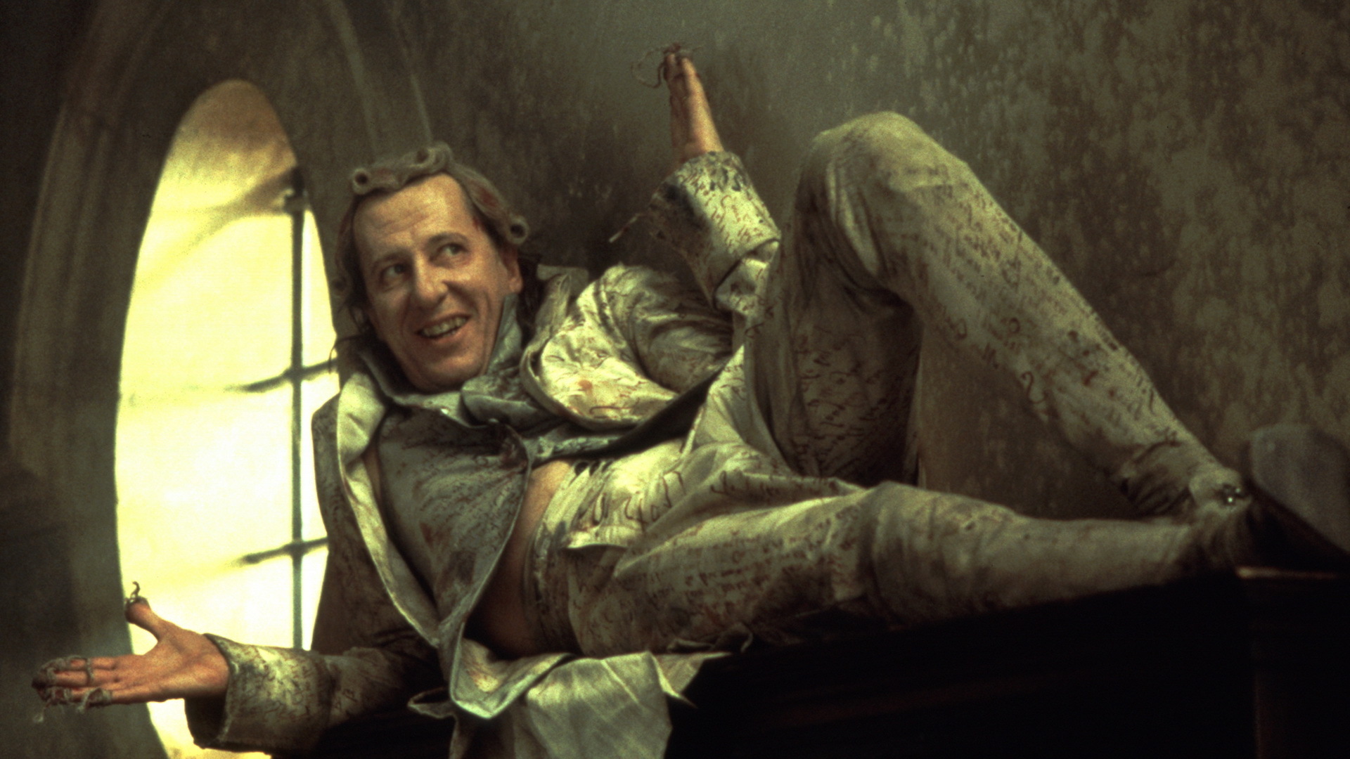 El actor Geoffrey Rush personificando al Marqués de Sade en la película "Letras Prohibidas" (2000).