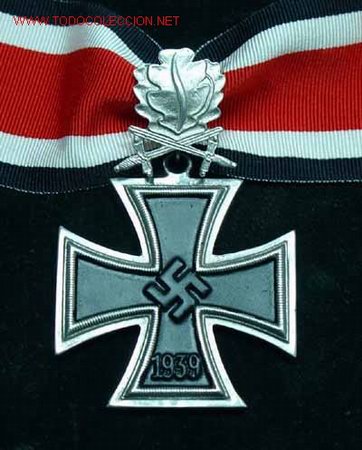 Cruz de Caballero de la Cruz de Hierro, con Hojas de Roble y Espadas.