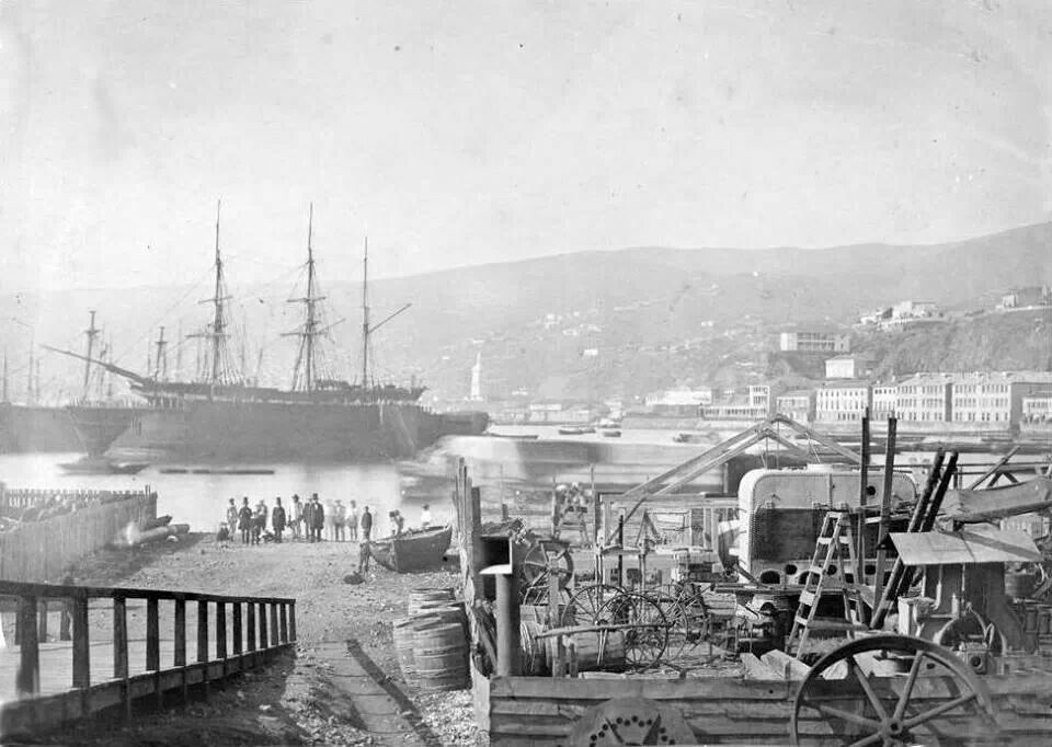 El puerto de Valparaíso  a fines del siglo XIX.