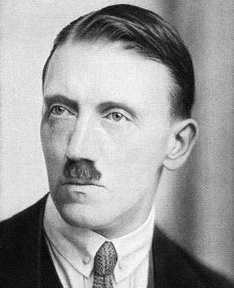 Adolf Hitler en los años 20', tras la Primera Guerra Mundial.