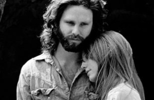 El trágico pacto de amor y muerte de Jim Morrison y su novia Pamela Courson