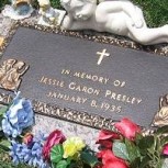 Jesse Garon Presley: La sombra del fallecido hermano gemelo de Elvis Presley