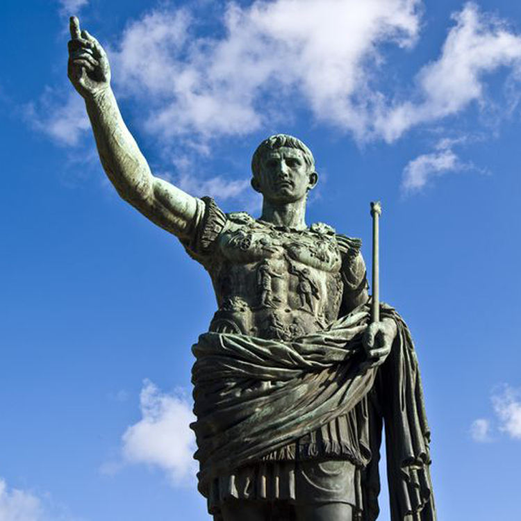 Estatua de César Augusto, heredero de Julio César y primer emperador romano.