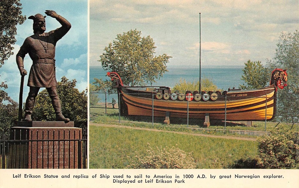 Estatua de Leif Erikson y una réplica de la nave vikinga en la que llegó a América del Norte.