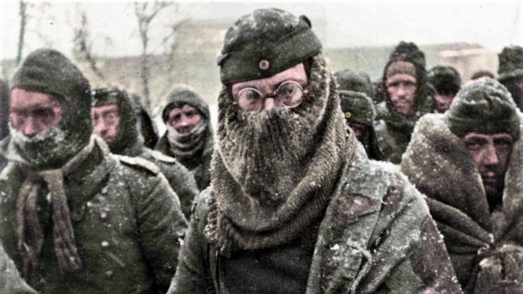 Soldados alemanes del 6º Ejército, prisioneros tras la rendición en Stalingrado. Febrero de 1943
