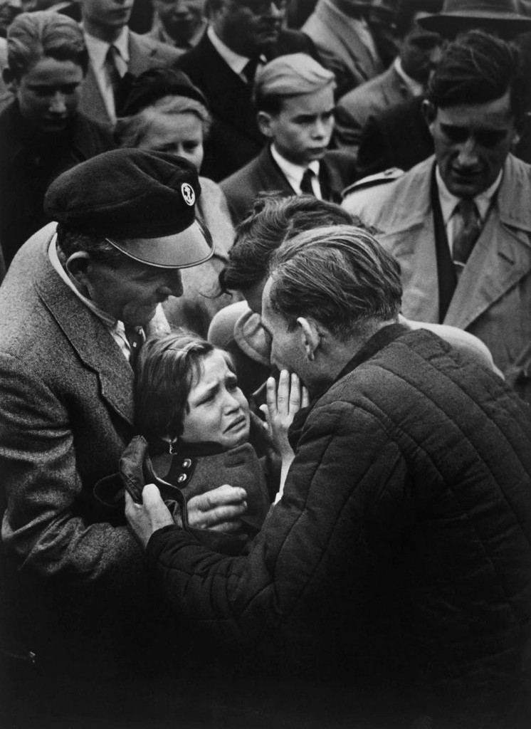 Un prisionero alemán de la Segunda Guerra Mundial es liberado por la Unión Soviética y se reúne con su hija de 12 años, que no lo ha visto desde la infancia. 1956