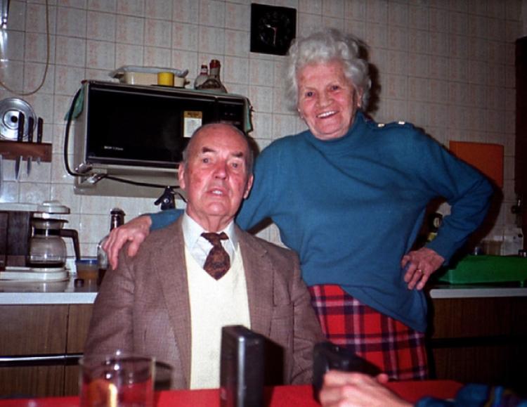 Erich Priebke junto a su esposa, cuando ambos vivían en Bariloche, Argentina