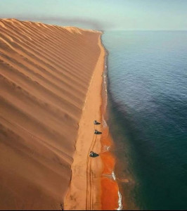 Donde el desierto se encuentra con el océano.Namibia.