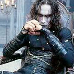 “El Cuervo”: La enigmática foto tomada en la tumba del fallecido Brandon Lee