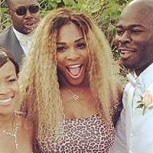 Serena Williams se desubicó: aparece en boda con traje de baño de leopardo