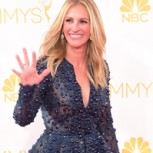 Julia Roberts, una de las pocas que se atrevió a mostrar sus piernas en los Emmy