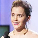 Emma Watson cautiva con elegante transparencia en alfombra roja de los BAFTA