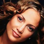 Jennifer Lopez sorprende a todos con atrevido disfraz de “diablita”