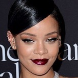 Rihanna deslumbró con ajustado vestido en gala de benéfica