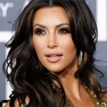 Kim Kardashian muestra foto sin censura para explicar técnica que usa en sus osados escotes