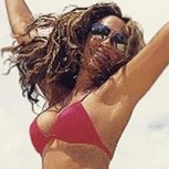 Angélica Castro y sus 10 looks playeros más elogiados: Modelo se luce a los 44 años