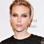 Fotos del vestido corto con que Scarlett Johansson impactó en Toronto