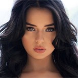 Modelo Demi Rose, la doble de Selena Gomez, revolucionó Instagram con vestido tipo Bolocco